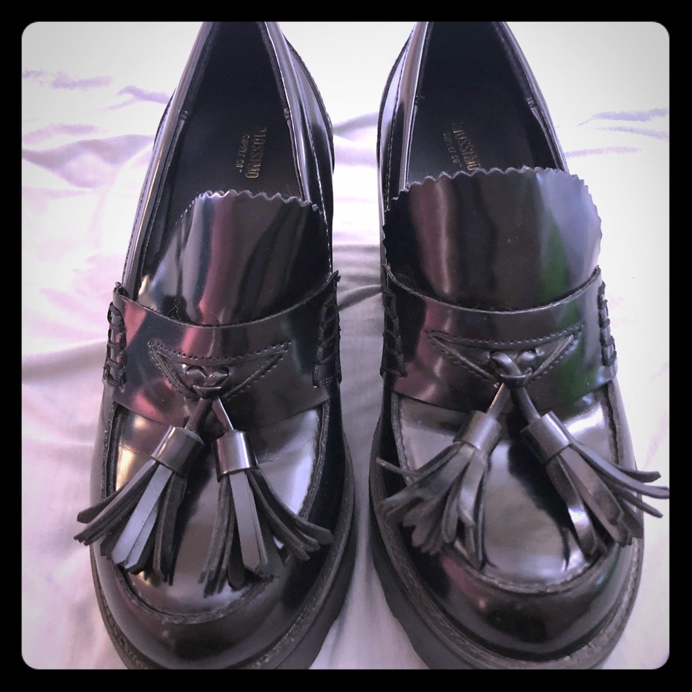 Mossimo black patent chunky wedges w/ tassels